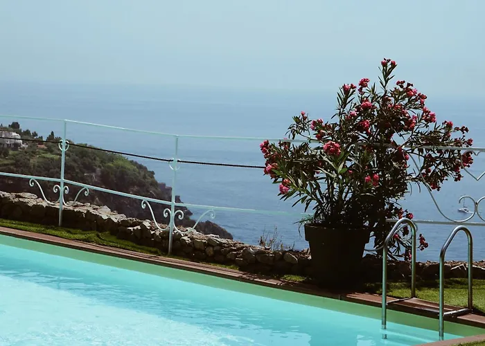 Piccolo Sant'andrea Praiano