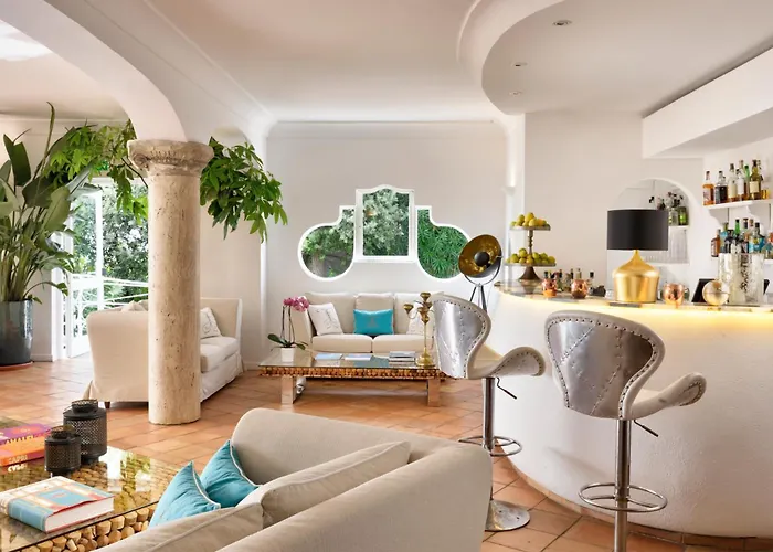 Piccolo Sant'andrea Hotel 5*